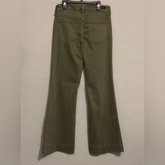 NEW Liverpool Los Angeles
Hannah Mid Rise Flare Leg Jeans in Spanish Olive - Picture 6 of 16